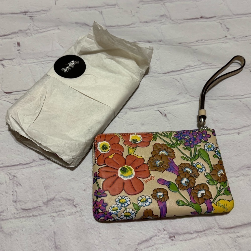COACH Corner Zip Wristlet In Brown Signature Canvas With Wildflower Print NWT - Picture 2 of 14